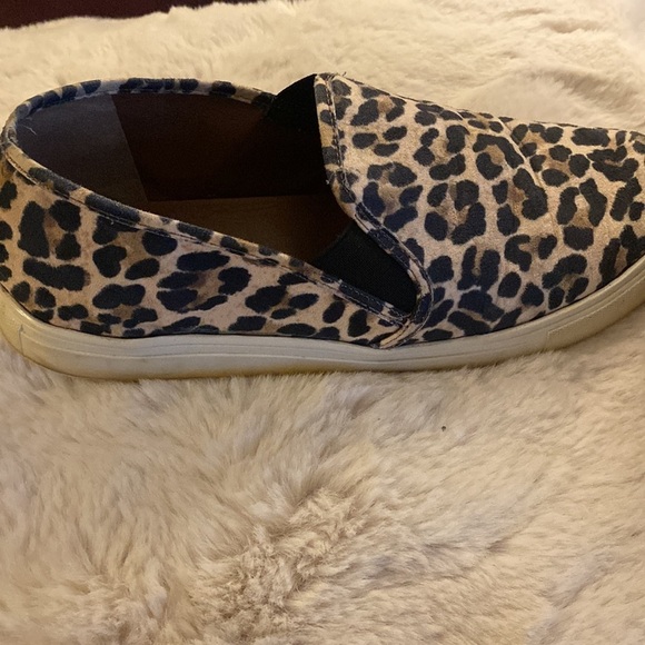 Steve Madden leopard print slip on shoes - Picture 4 of 9